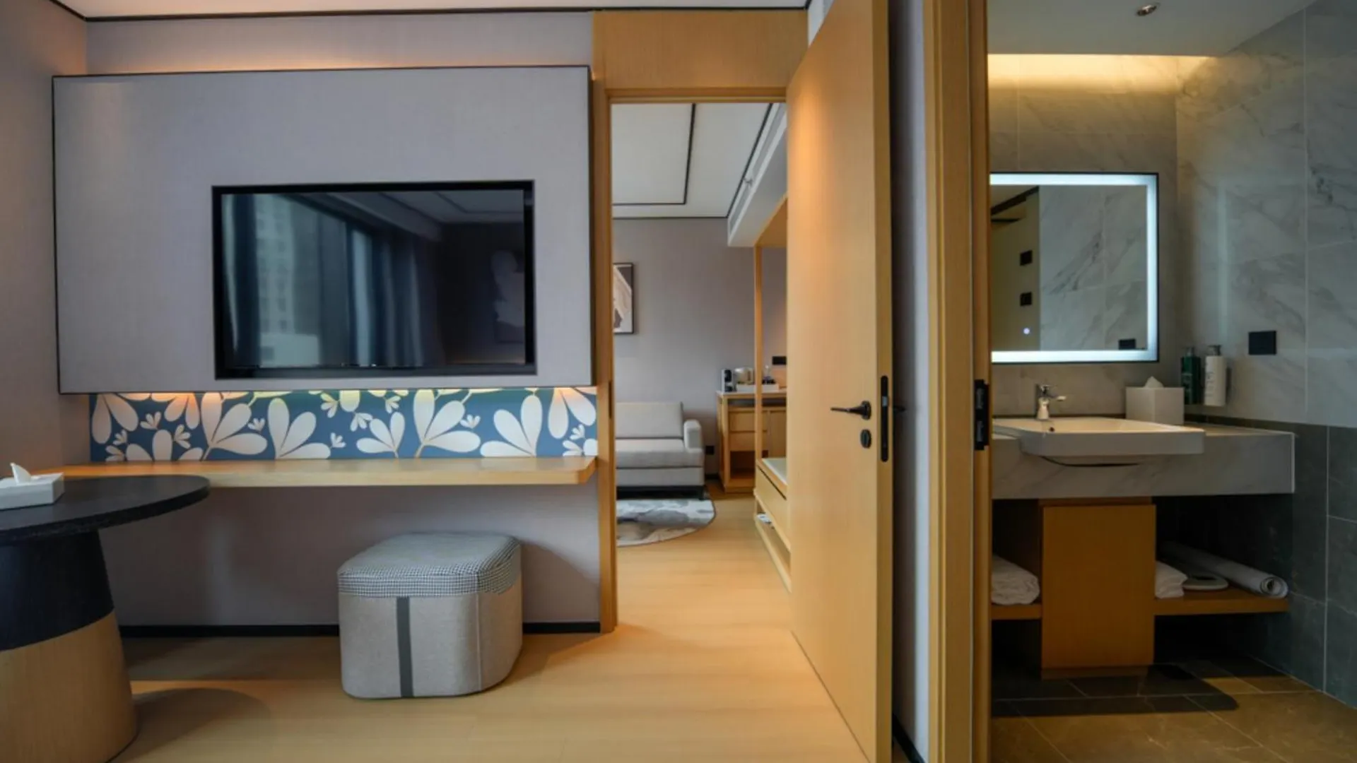 Hilton Garden Inn Shanghai Caoyang Hotel