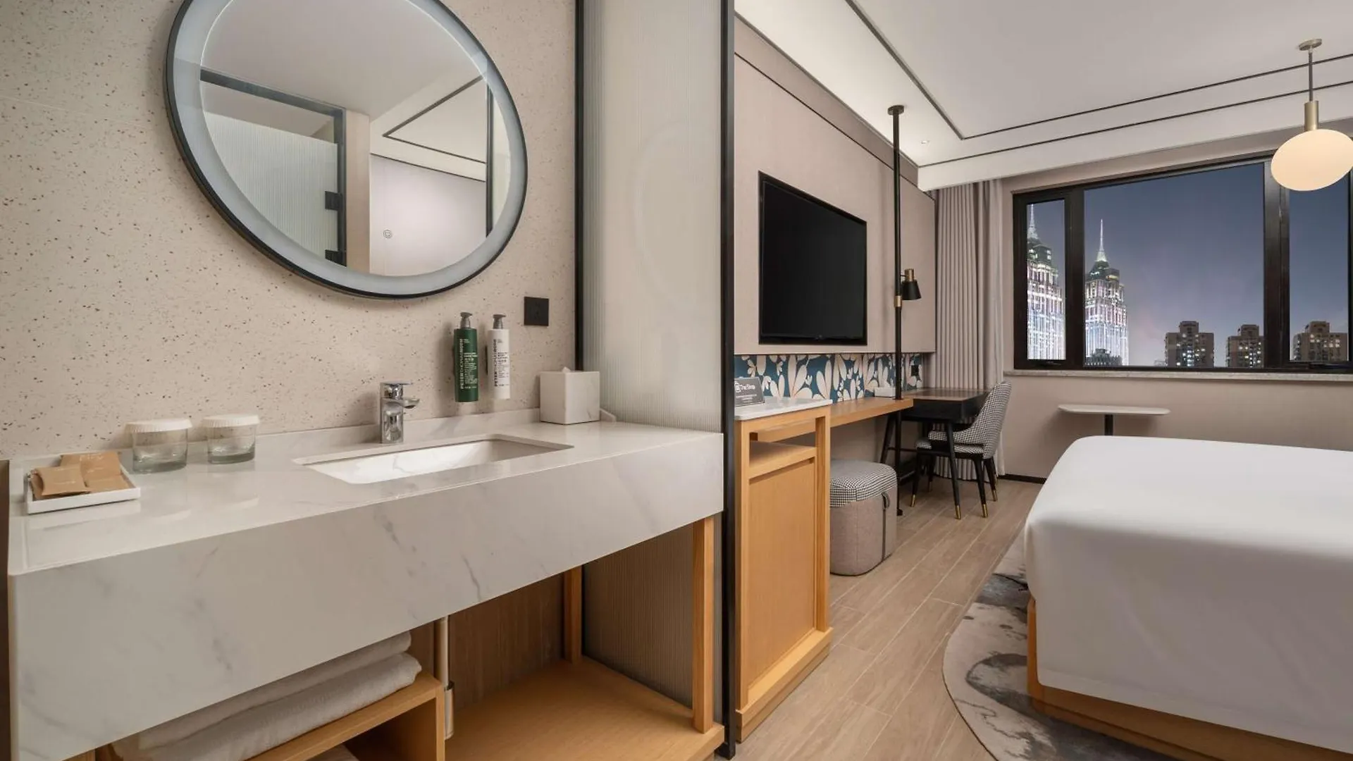 Hilton Garden Inn Shanghai Caoyang Hotel